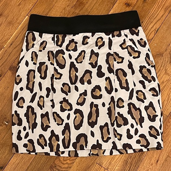 ✨🖤 Armani Exchange Skirt NWT 🖤✨ - Picture 1 of 9